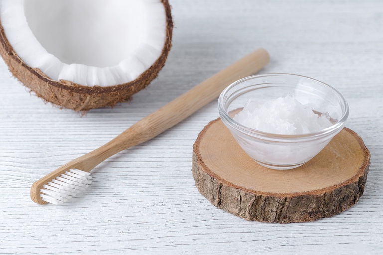 coconut-oil-tooth-brush-768x512